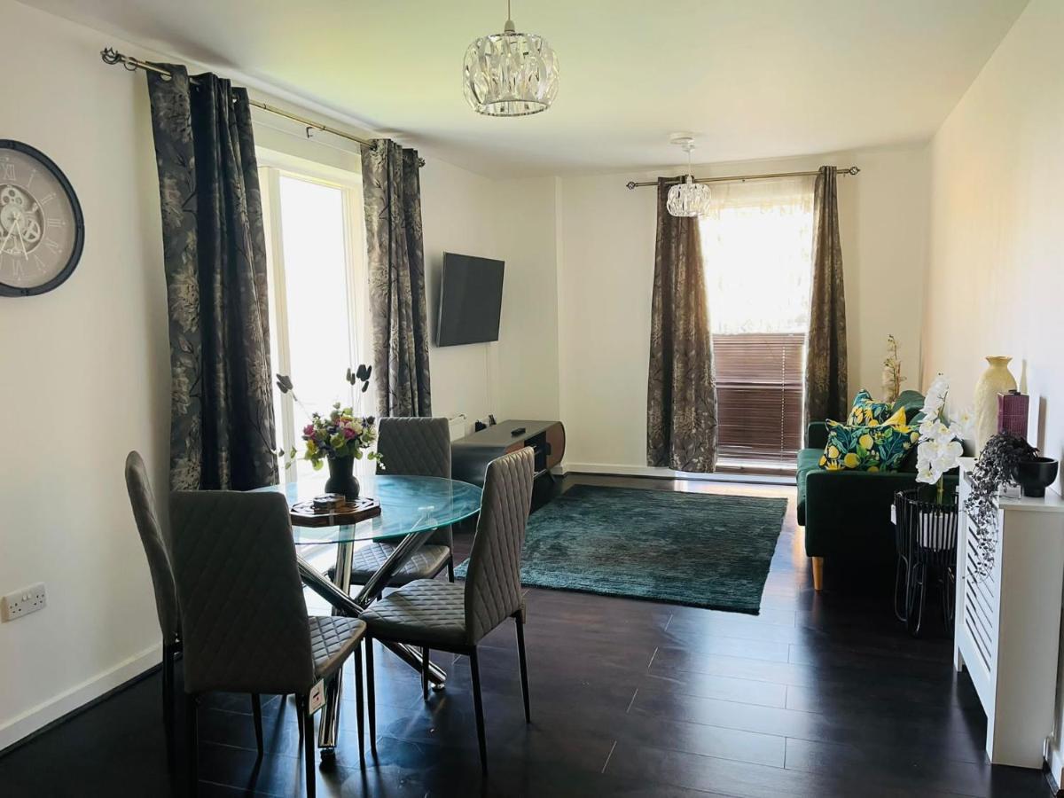 Deluxe 2-Bedroom Home Away Erith 外观 照片